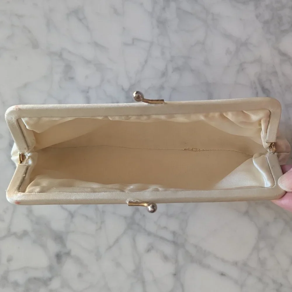 Dainty Vintage Embroidered Satin Clutch with accessories - Picture 6 of 16